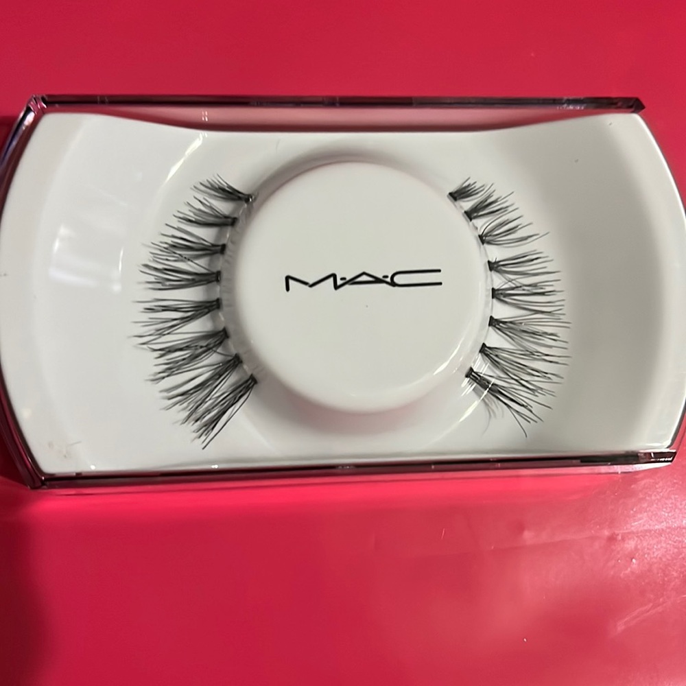 MAC Lashes Charmer 81 BNIB NWT 🤩